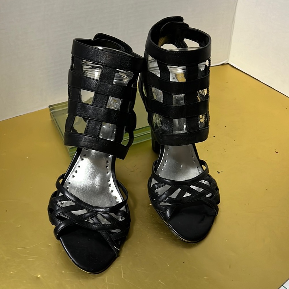 Black leather Sandals by BCBG Paris size 6 1/2
